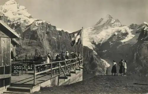 Switzerland Grindelwald Bergstation First mit Wetterhorn u. Schreckhorn tourist types and scenes