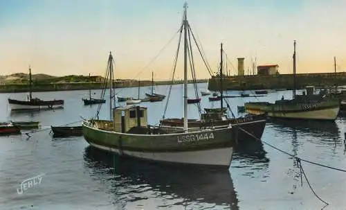 France Croix-de-Vie "Vendee" - L'Entree du Port