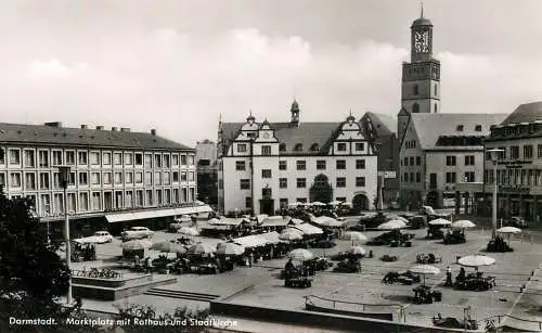Germany Darmstadt Markplatz mit Rathaus und Stadtkirche
