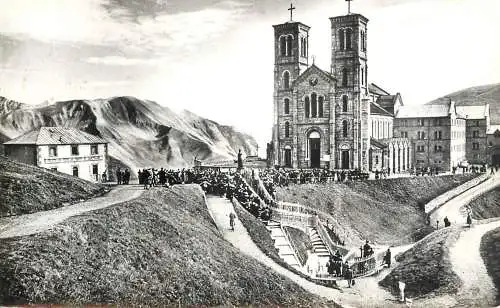 France Pelerinage de Notre Dame de la Salette Les Lieux de la Apparition et la Basilique