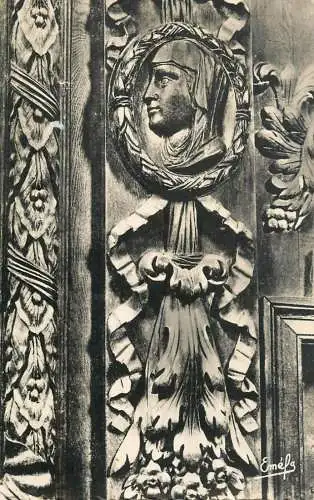 France Creuse pittoresque Moutier d'Ahun Interieur de l'eglise Medailles de la Vierge