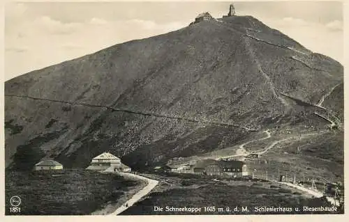 Germany Riesengebirge Die Schneekoppe Schlesierhaus und Riesenbaude