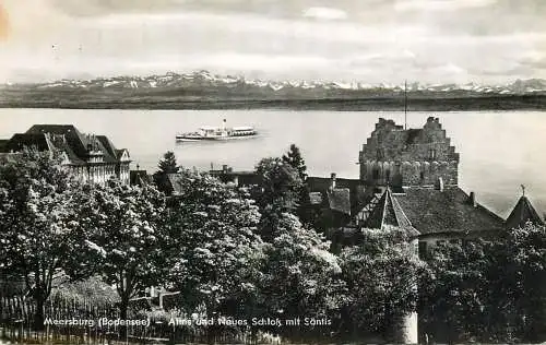 Germany Meersburg am Bodensee Altes und Neues Schloss mit Santis