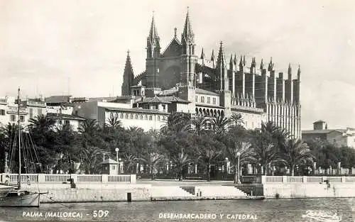 Spain Palma (Mallorca) Desembarcadero y Catedral