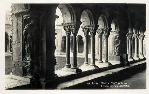 France Arles Cloitre St Trophime Ensemble des Galeries