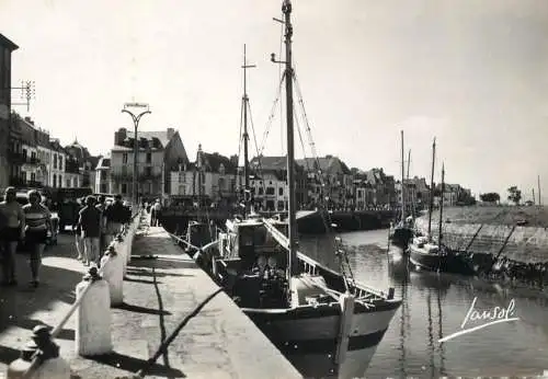 Sailing & navigation themed postcard Croisic quai Fishing boats