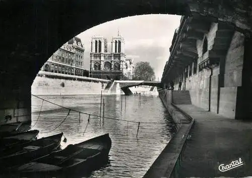 Sailing & navigation themed postcard Paris bridges boat