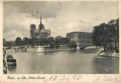 Sailing & navigation themed postcard Paris Notre Dame cargo barge