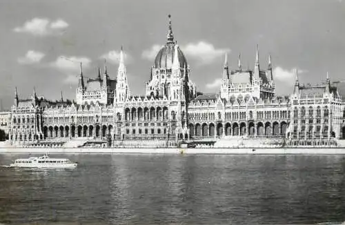 Sailing & navigation themed postcard Budapest Danube cruise ship