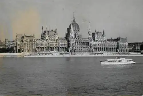 Sailing & navigation themed postcard Budapest Danube cruise ship