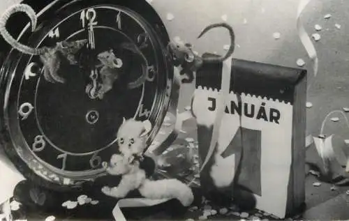 New Years greetings Clock & 1st January page calendar