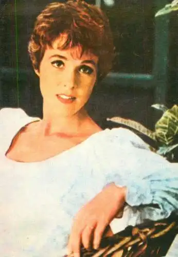 Postcard Stage & screen stars postcard ACIN Romania Julie Andrews