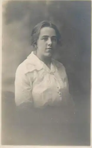 Photograph social history elegance woman coiffure