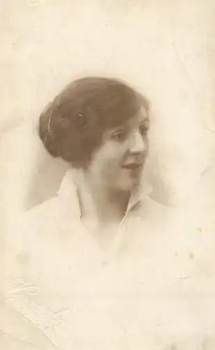 Photograph social history elegance woman coiffure