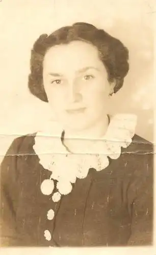 Photograph social history elegance woman coiffure