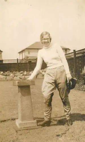 Photograph social history elegance woman in nature