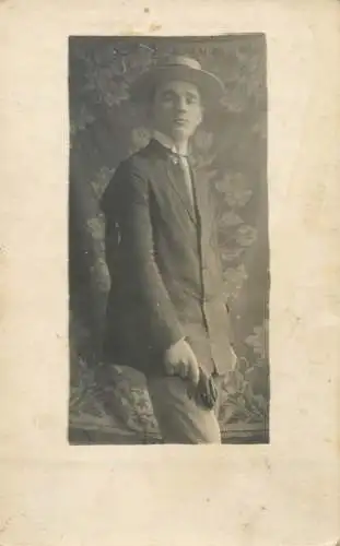 Photograph social history elegant young man 1913 hat