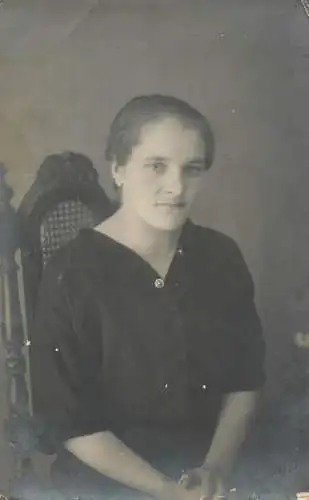 Photograph social history woman coiffure black dress
