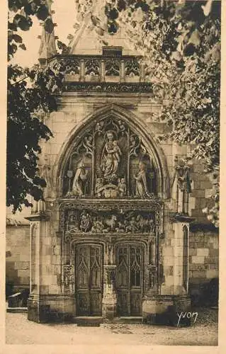 France Chateau d'Amboise Porte de la Chapelle St-Hubert