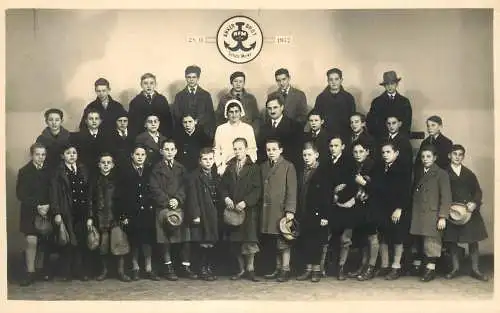 Ankerbrot trademark 1932 group photo postcard