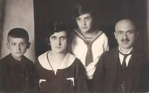 Family social history souvenir photo postcard Romania