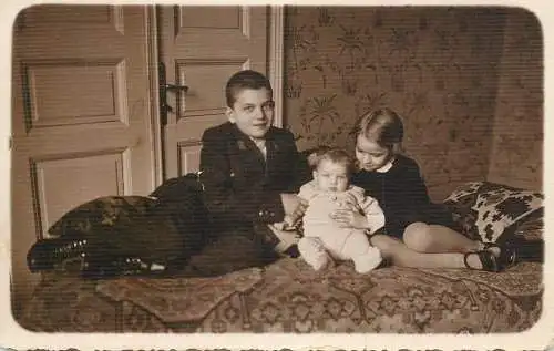 Romania Simleul Silvaniei children portraits vintage souvenir photo postcard family social history