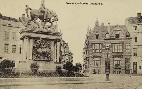 Postcard Belgium Ostende statue Leopold I