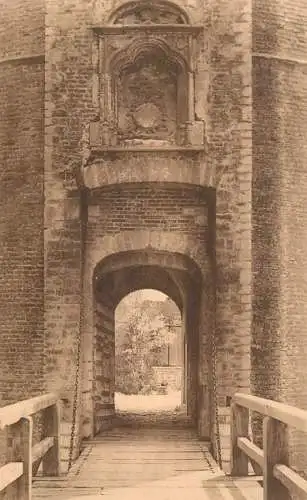 Postcard Belgium Pont Levis et porte chateau Beersel