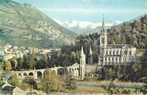 France Lourdes - La Basilique