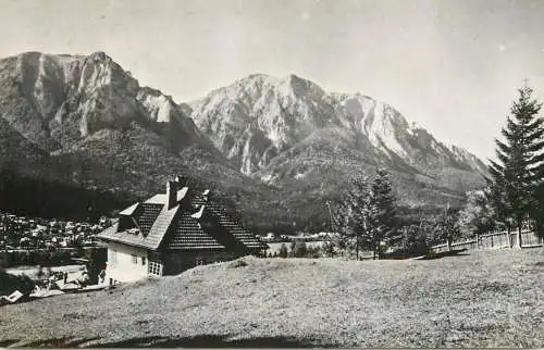 Romania Poiana Tapului vedere spre Muntii Bucegi