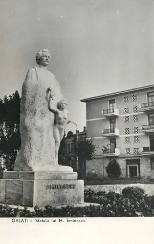 Romania Statuia lui M. Eminescu vedere din Galati