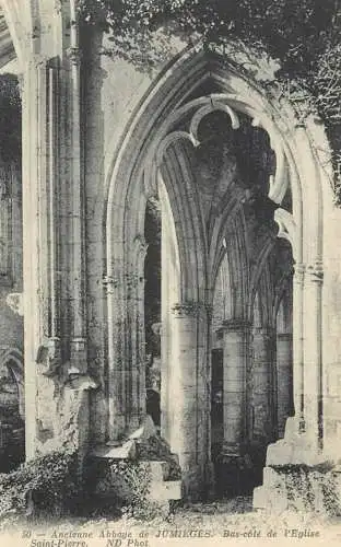 France Ruines de l'Abbaye de Jumiegs Vestiges du Choeur de l'Eglise Notre Dame