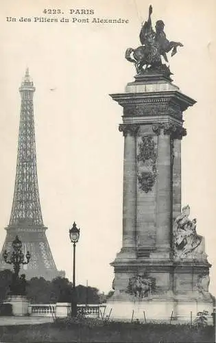 France Paris Un des Piliers du Pont Alexandre