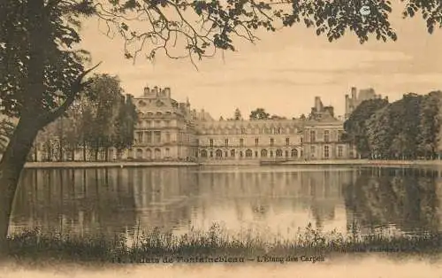 France Palais de Fontainebleau L'etang des Carpes