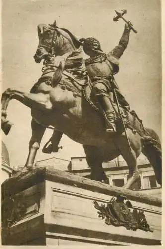 Romania Bucuresti Statuia lui Mihai Viteazul