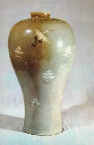 Postcard fine arts vase seladonvase mit eingravierten Kranichen und Wolken unter der Glasur
