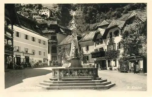 Austria Hallstatt Marktplatz Denkmal