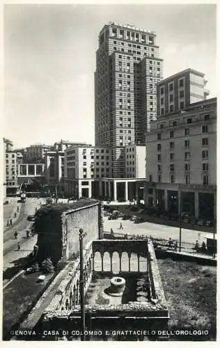 Italy Genova Casa di Colombo e gratticielo dell'orologio