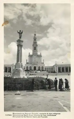 Portugal Fatima (Santarem) Monument to the Sacred Heart & Fountain