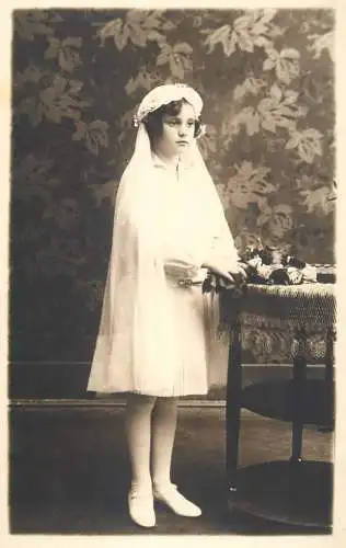 Charming girl communion vintage souvenir photo postcard