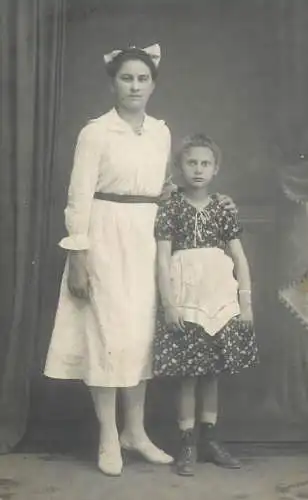 Souvenir vintage photo postcard anonymous ladies portrait