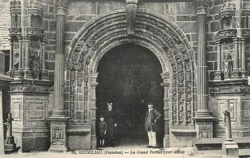France Guimiliau cathedral portail