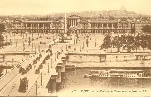 France Paris place de la Concorde ship