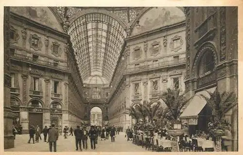 Italy Milano Galleria Vittorio Emanuele II interno