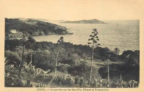 France Environs d'Hyeres-les-Palmiers Giens Perspective sur les Iles d'Or, Ribaud et Porquerolles