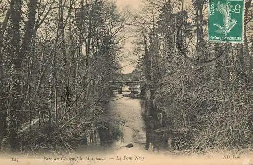 France Parc du Chateau de Maintenon Le Pont Neuf