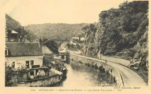 France Avallon Cousin Le Pont & Le Cour Vallon