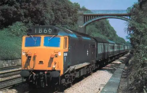 Railway train locomotive - Class locomotive Reading to Sonning Cutting with a down express