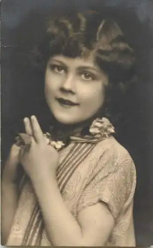 Postcard fancy card young girl and dress coiffure and smile