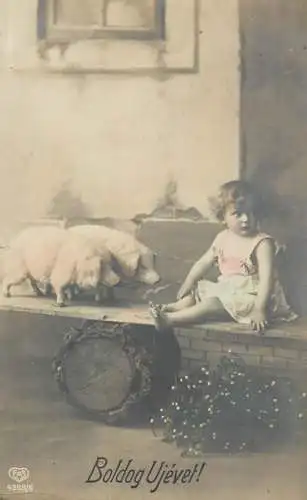Postcard fancy card baby and Boldog Ujevet and pigs